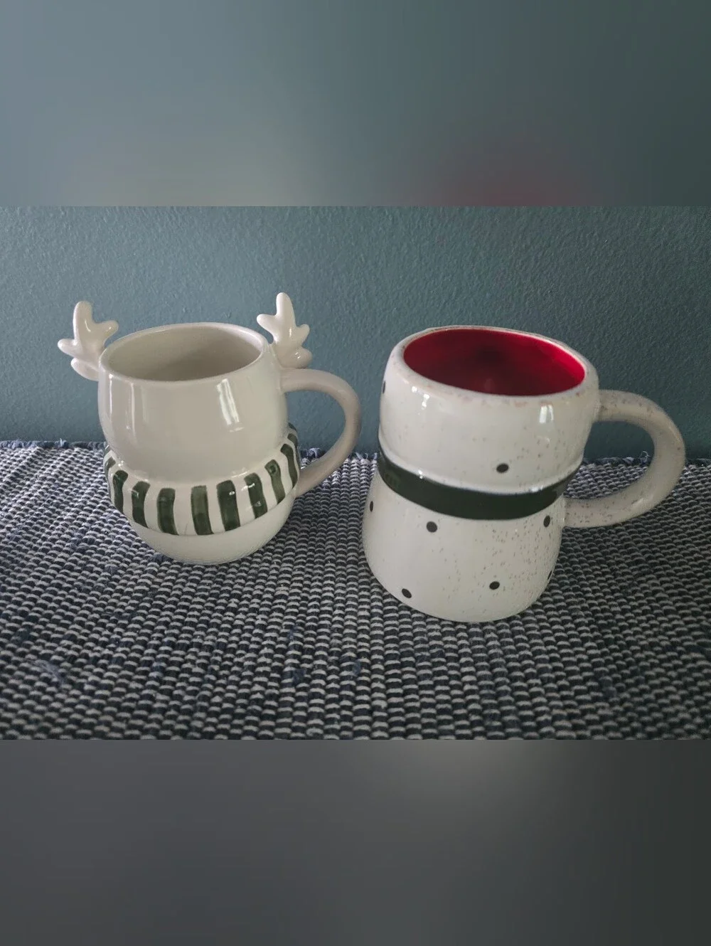 NEW Ceramic Holiday Animal Mug Set - White with Green Scarves